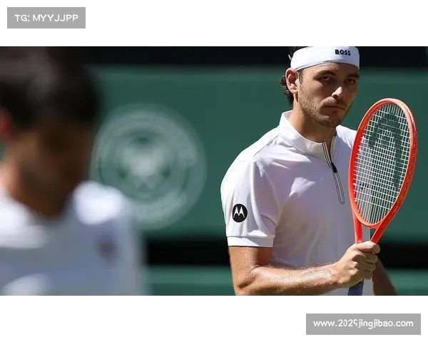 阿尔卡拉斯逆转弗里茨,取得总决赛小组赛两连胜。 阿尔卡拉斯逆转弗里茨,取得总决赛小组赛两连胜。